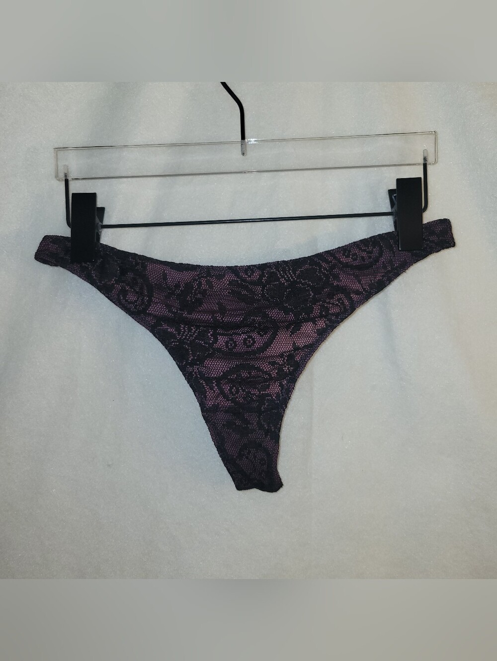 Intimissimi Women's Sheer Lace Thong Underwear – NWT